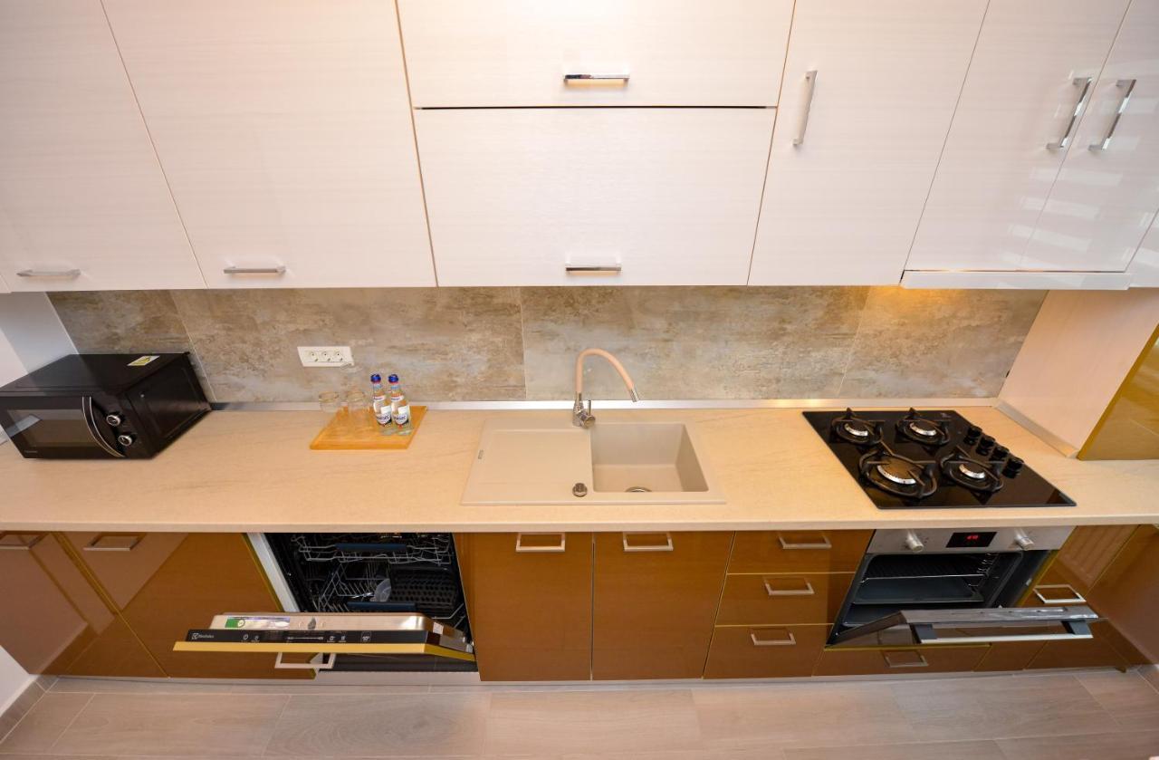 Sofia Cozy Apartment - Underground Private Parking 부쿠레슈티 외부 사진